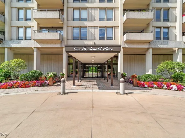 1 Bratenahl Pl APT 104, Bratenahl, OH 44108