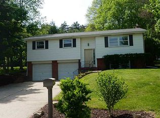 106 Oxbridge Dr, Coraopolis, PA 15108