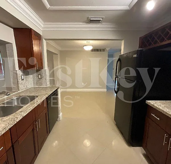 2100 NW 74th Ave — Photo 7