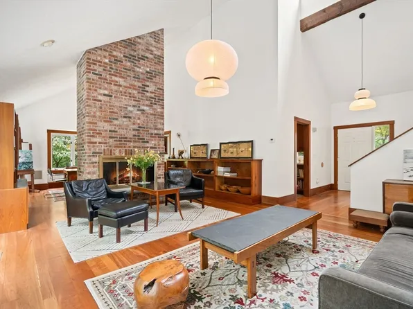 49 Birchwood Ln #49, Lincoln, MA 01773