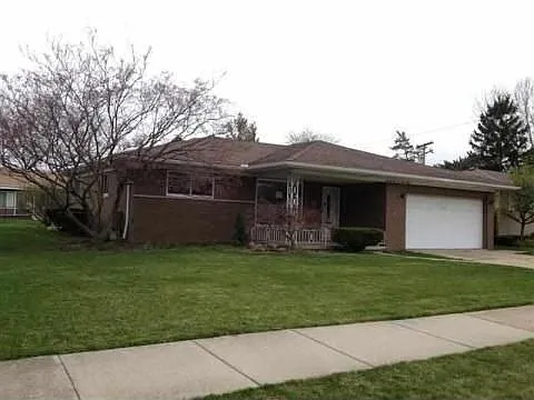 23068 Raven Ave photo 1