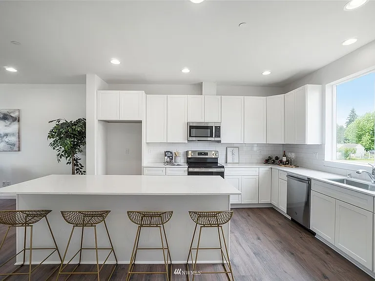 270 Arthur Ln — Photo 16