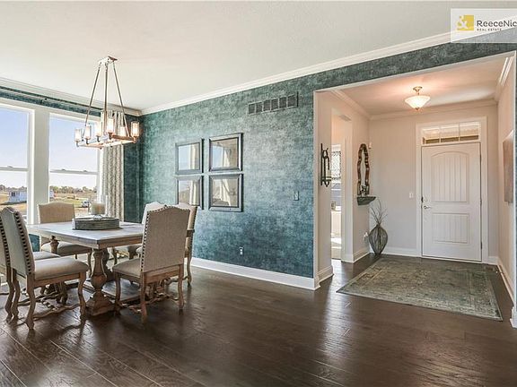 Dining Room***PHOTOS ARE OF THE MODEL & NOT THE ACTUAL HOME***