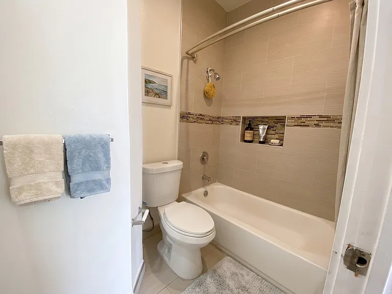 600 W 87th St #1/2 — Photo 5