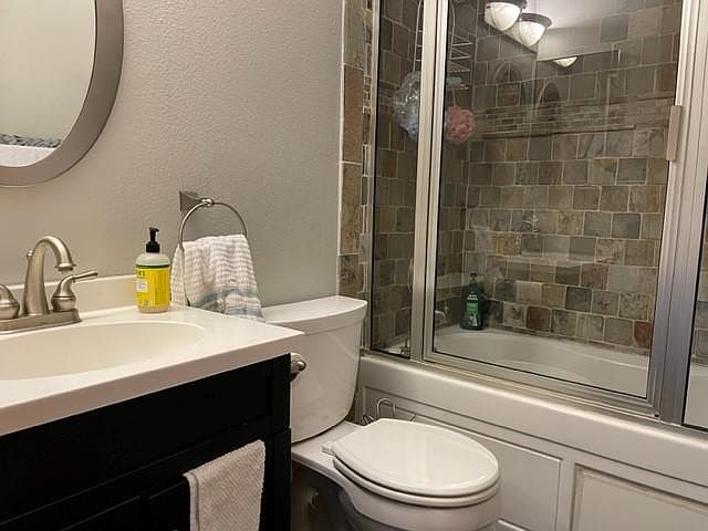 Jetted bath tub