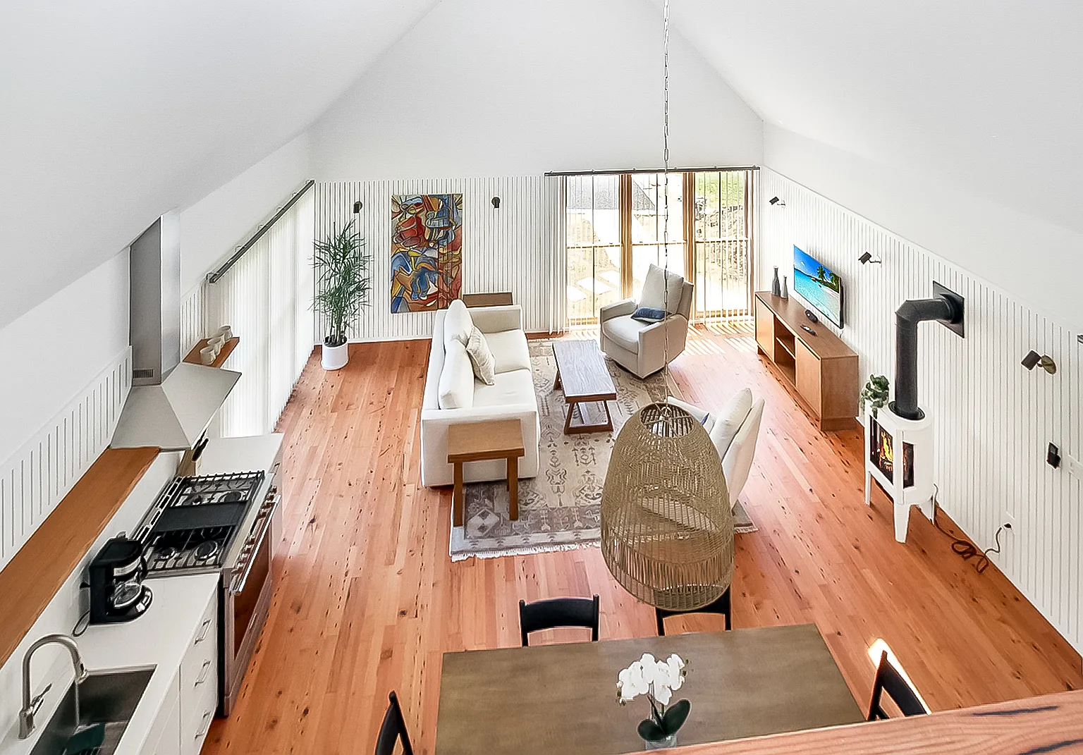 2 bed, 1300 sqft, $3,200 — Photo 1