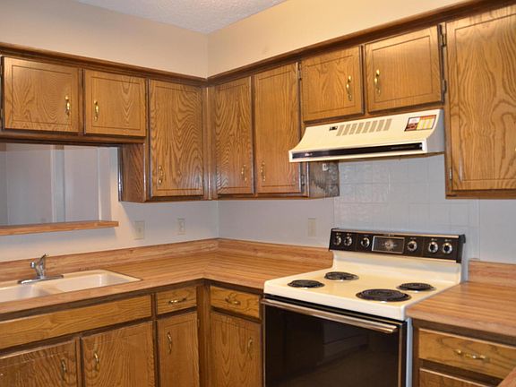 3rd image of 3401 Brennan Blvd APT 13