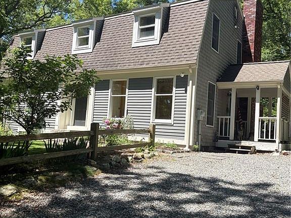 2nd image of 235 Canonchet Rd