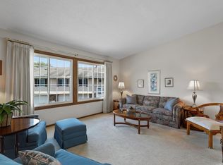 423 Dorland Rd S, Maplewood, MN 55119