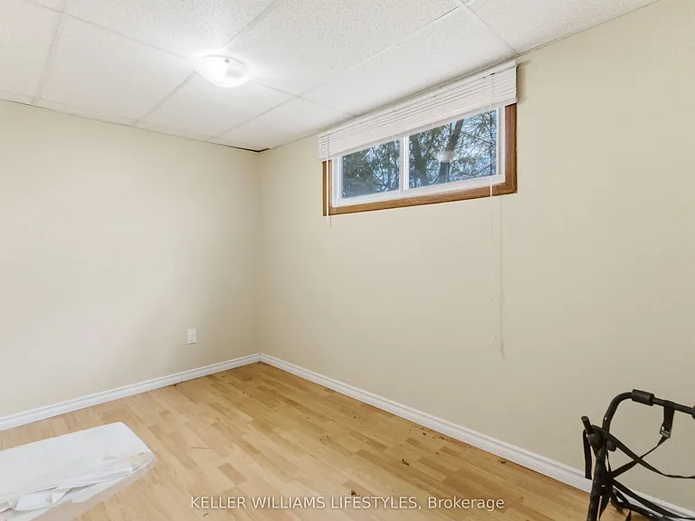 156 Paperbirch Cres — Photo 23