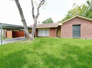 700 Grantham Rd, Baytown, TX 77521