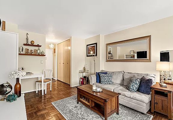3rd image of 165 E 32nd St APT 10C