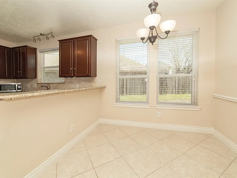 1727 Park Forest Dr — Photo 8