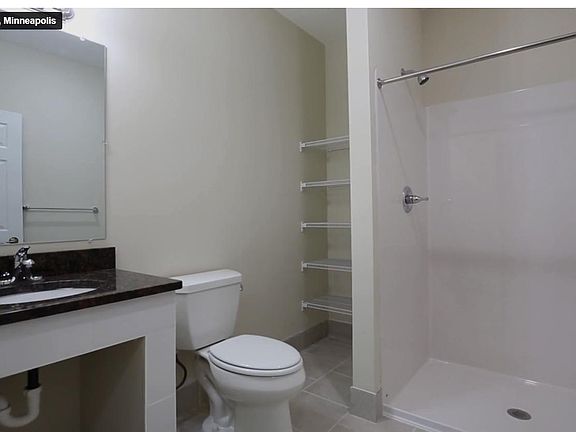 5th image of 1040 Como Ave SE #202