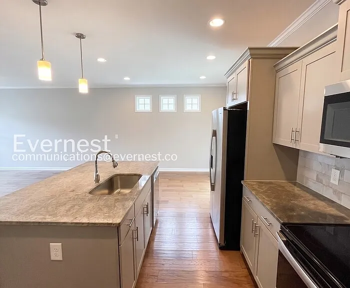 1212 Ewing Way — Photo 4