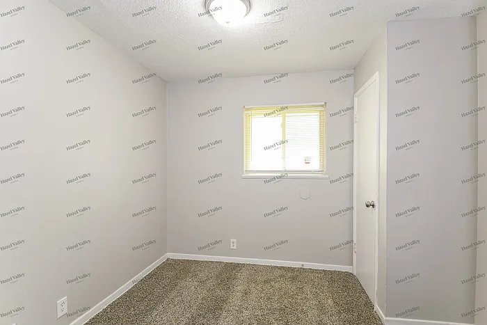 10250 Valley Dr — Photo 8