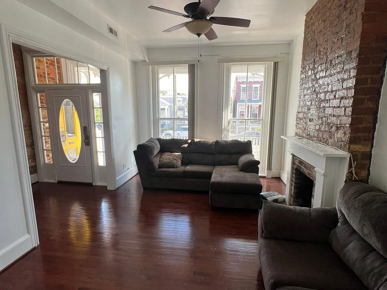 4 bed, 1932 sqft, $2,900 — Photo 2