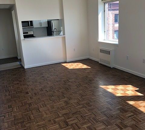 3rd image of 50 Battery Pl APT 9X
