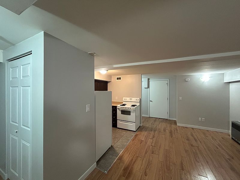 Winnipeg Apartment for rent - 1 Bedroom — photo 2