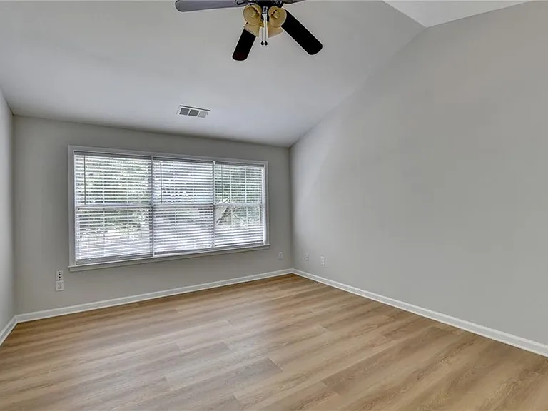 340 Waddington Trl — Photo 40