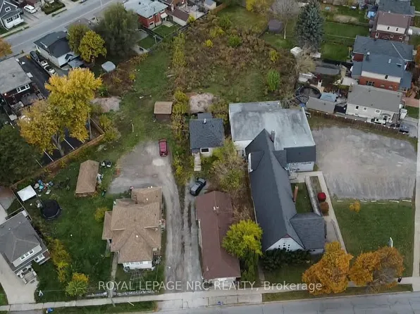 13 Facer St, Saint Catharines, ON L2M 5H1