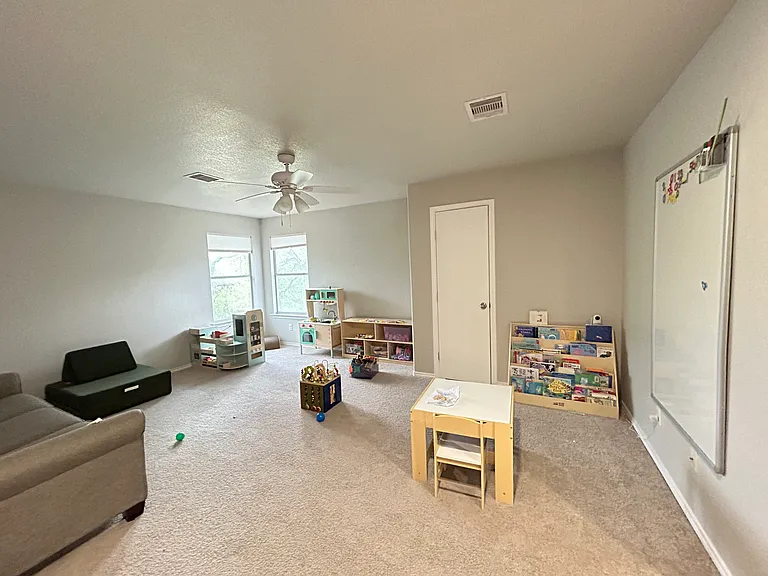 8135 Academic Post — Photo 14