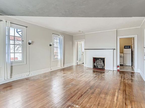 5th image of 1200 N Clarkson St Unit 3