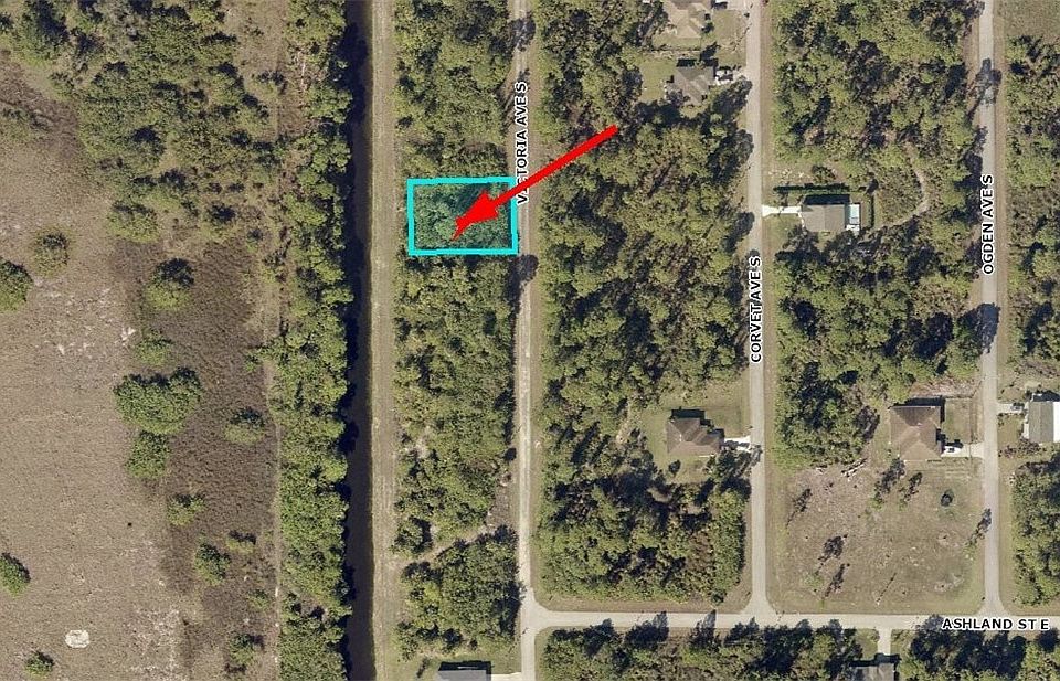 2nd image of 224 Victoria Ave S