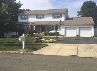 12 Inverness Dr, Old Bridge, NJ 08857