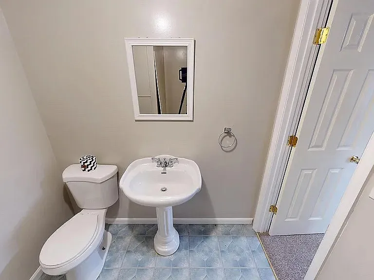 10384 Chamberlin Ct E — Photo 15