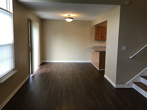 4th image of 8153 Whistlewood Dr