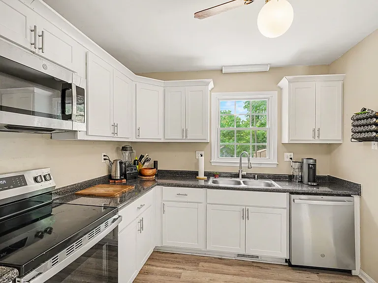 605 Sawmill Rd — Photo 5