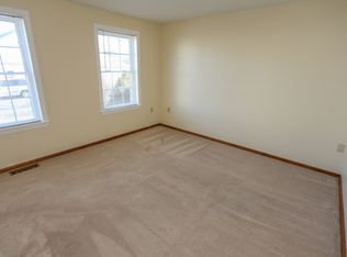 33 Lund St, Nashua, NH 03060