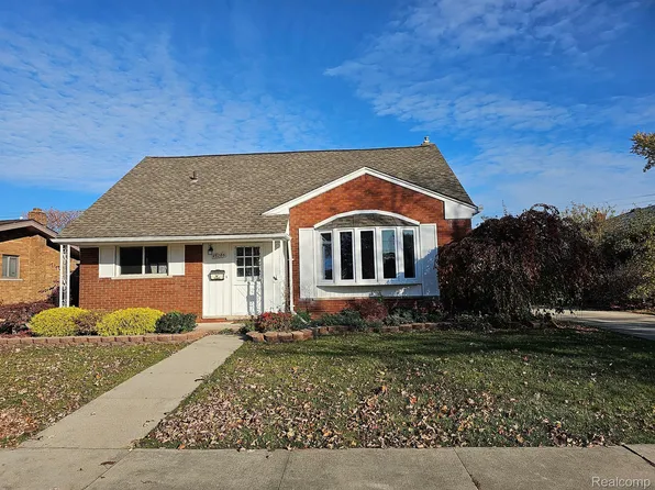 13786 Huntington St, Riverview, MI 48193