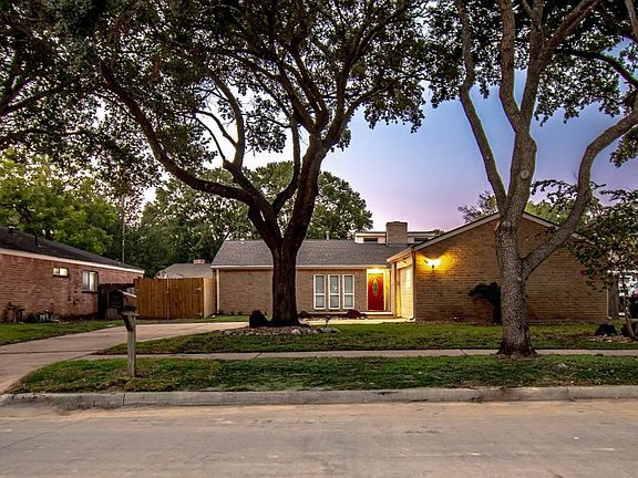 4th image of 15718 Pine Mountain Dr