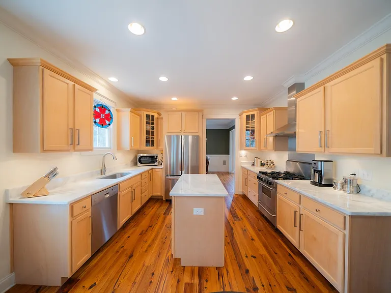 1454 Appling Dr — Photo 17