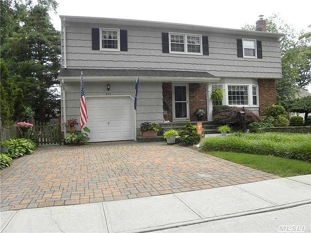 1st image of 204 Avoca Ave
