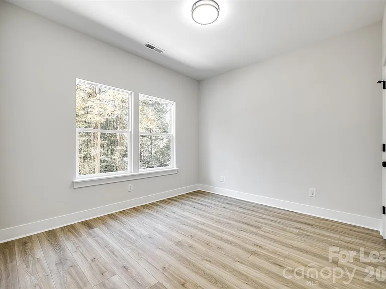 3418 Peligreni St — Photo 4