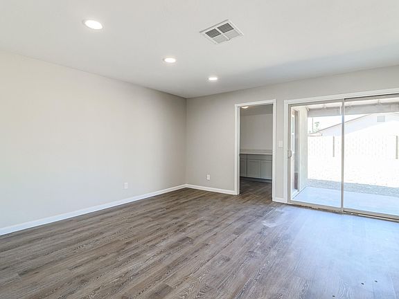 5th image of 3724 E Columbine Dr