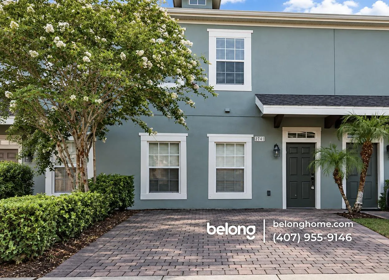 4 bed, 2.5 bath, 1424 sqft, $1,895 — Photo 1