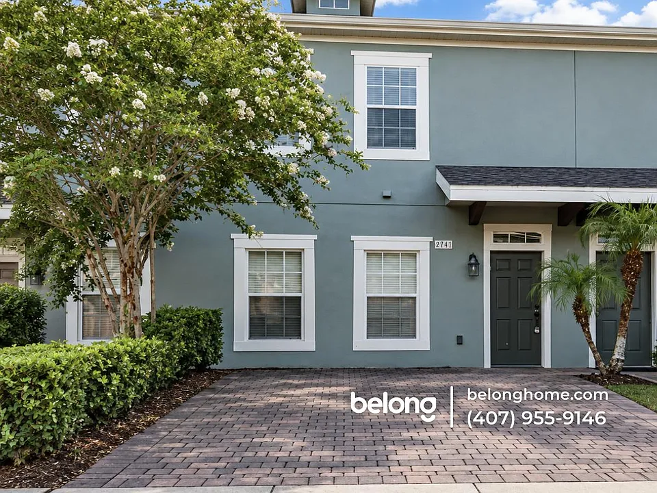 2431 Caravelle Cir