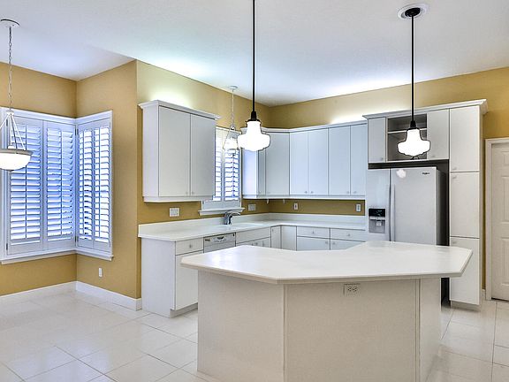 4th image of 3148 Doral Dr