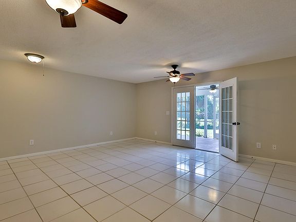 4th image of 1038 Claudia St