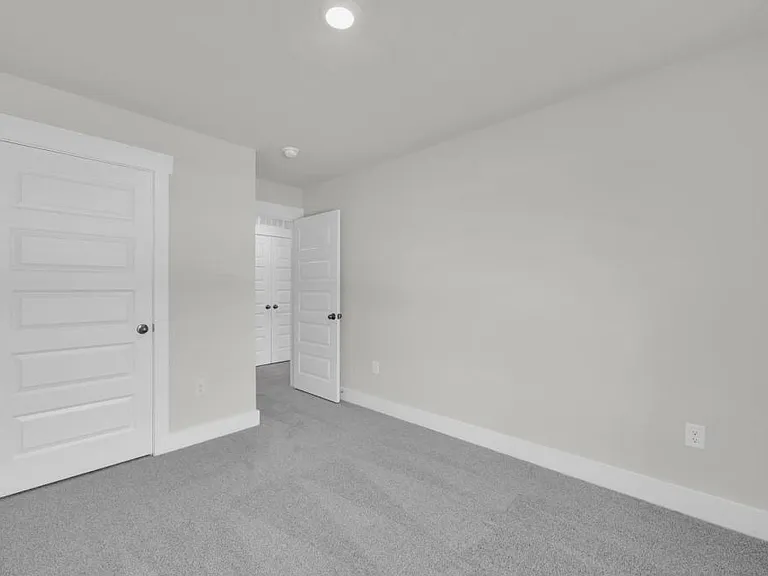 123 Grassland Rd S — Photo 21