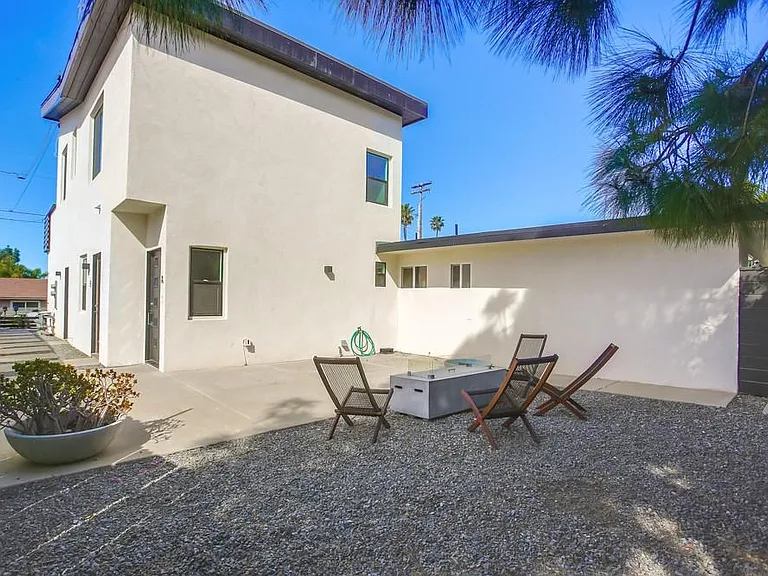 2552 Gregory Dr #B — Photo 18