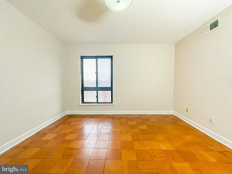 6 Monroe St #301 — Photo 8