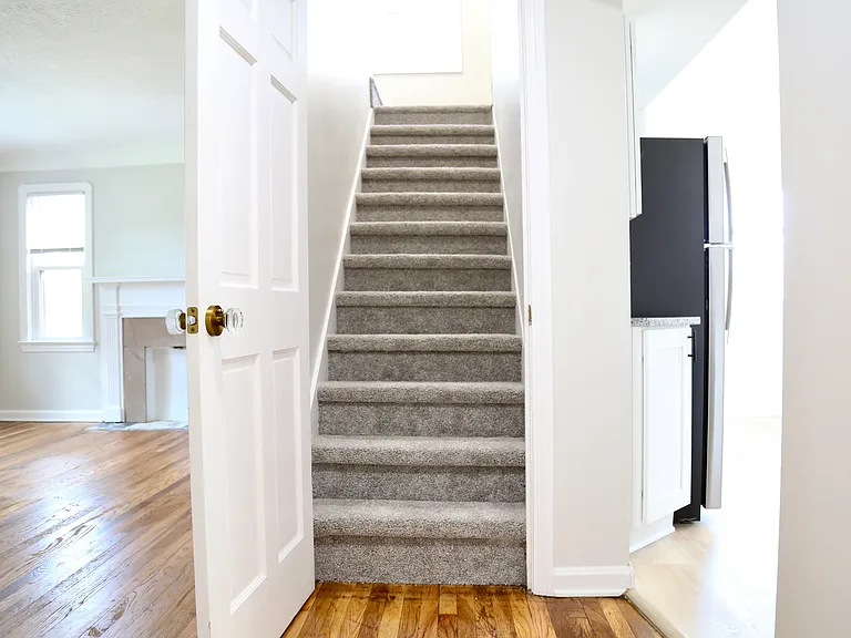 13613 Clifford Ave — Photo 16