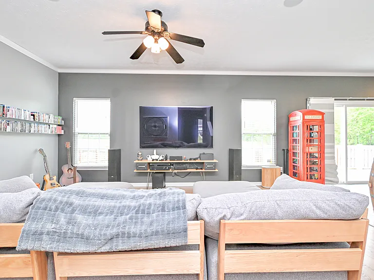 5469 Fairford Ct — Photo 8