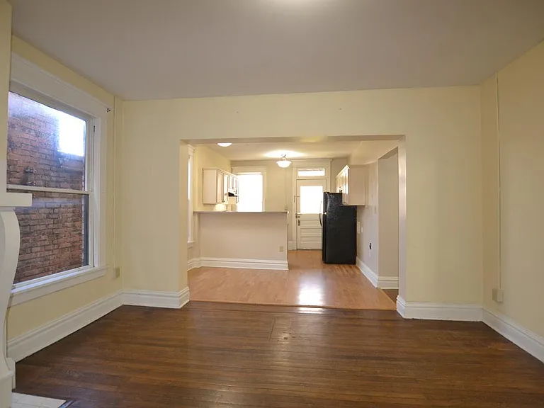 101 12th St #2R — Photo 7