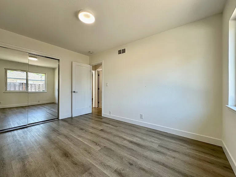 1544 San Joaquin Ave — Photo 16